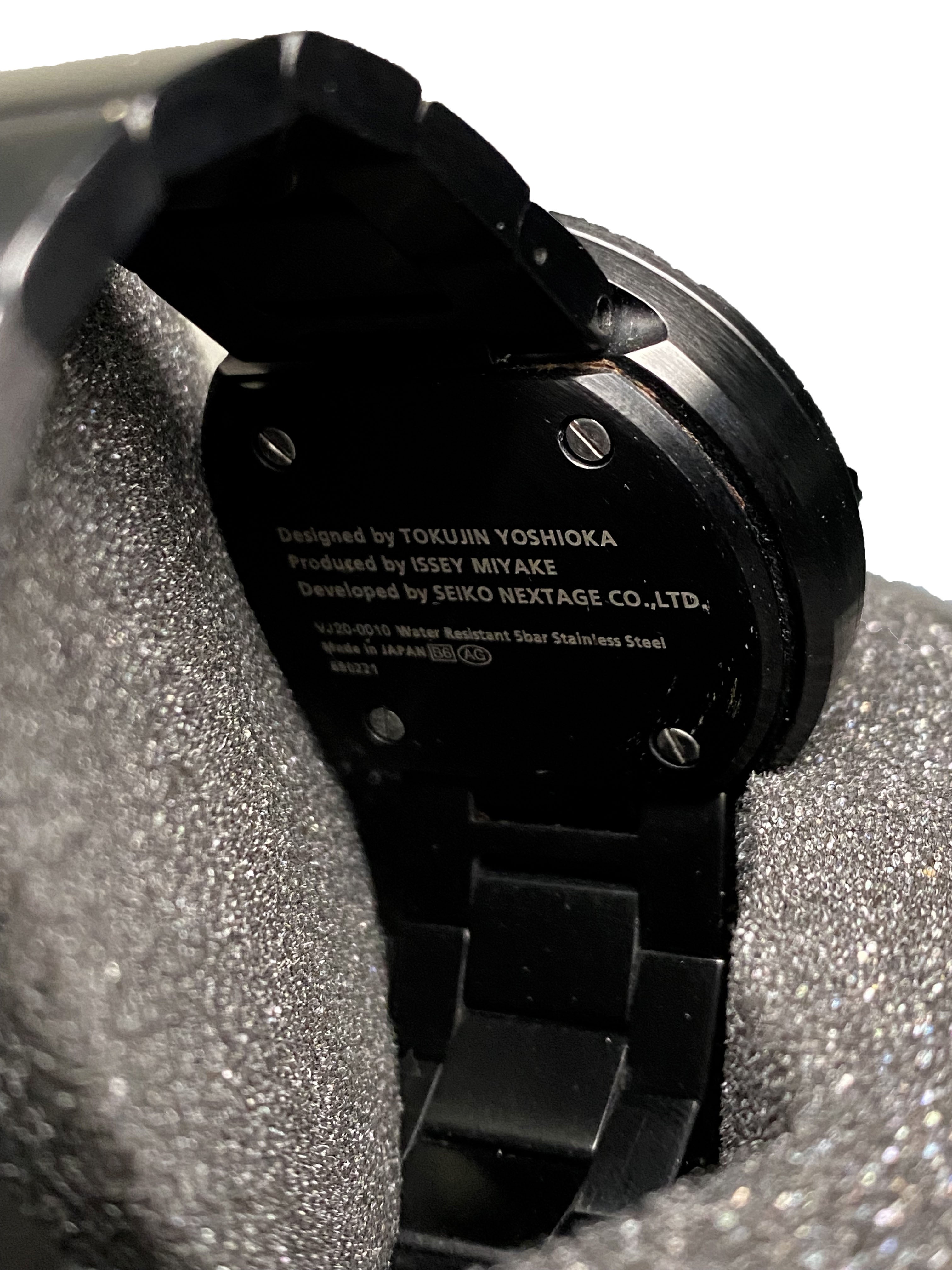 Issey Miyake To - Black